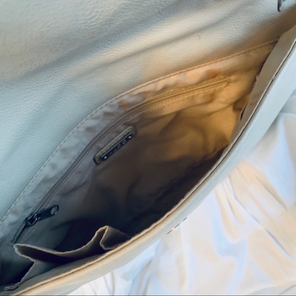 ❌SOLD❌ Aldo White Leather Studded Clutch - Picture 3 of 4